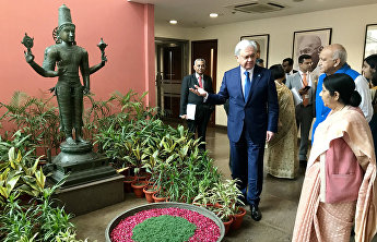 Встреча Генерального секретаря ШОС Р.Алимова с Министром иностранных дел Индии Сушмой Сварадж Встреча Генерального секретаря ШОС Р.Алимова с Министром иностранных дел Индии Сушмой Сварадж