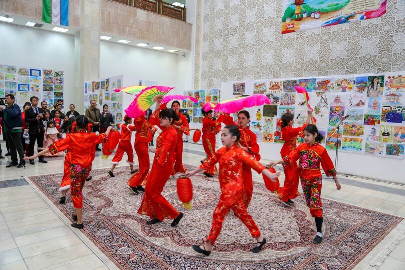 Открытие художественной выставки детских рисунков на тему «Мир глазами детей», посвященная культуре, истории, традициям и природе стран Шанхайской организации сотрудничества