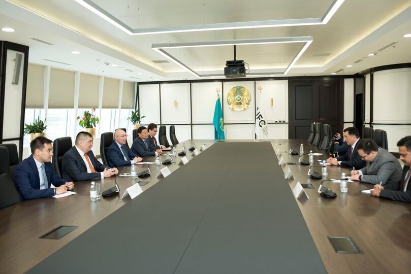 Генеральный секретарь ШОС встретился с Управляющим Международным финансовым центром «Астана»