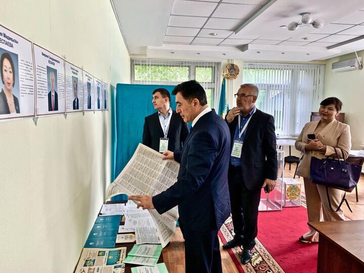 Генеральный секретарь ШОС посетил избирательные участки гг. Щучинск и Бурабай Акмолинской области