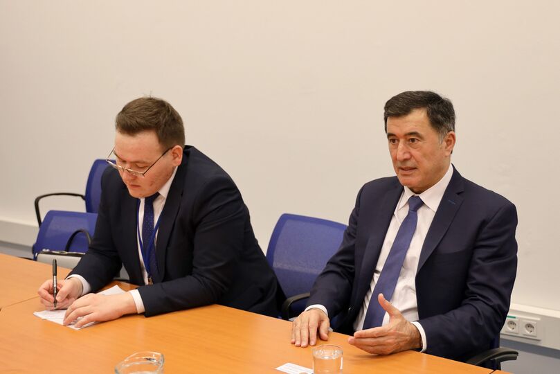 Встреча Генерального секретаря ШОС c начальником Департамента по противодействию наркопреступности МВД Казахстана