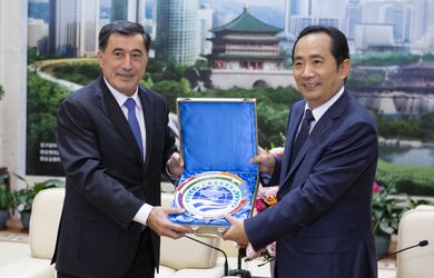Генеральный секретарь ШОС встретился с мэром города Сиань