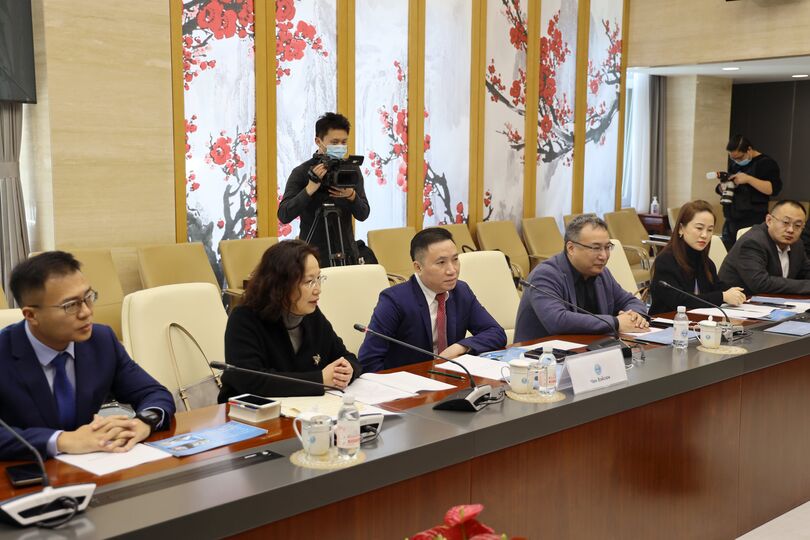 Встреча с делегацией компании «Bobaolong» во главе с председателем Чен Вэйсюном
