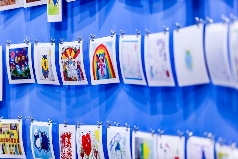 Выставка детских картин стран ШОС на Шанхайской художественной ярмарке
