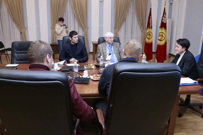 Встреча Министра иностранных дел Кыргызской Республики Руслана Казакбаева с членами миссии наблюдателей от ШОС