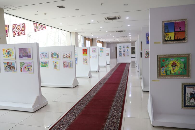 Церемония открытия выставки детского творчества стран ШОС «Добро пожаловать на 20-летие ШОС»