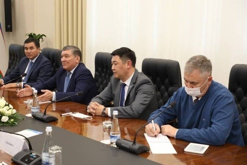 Члены ЦИК КР в составе миссии наблюдателей ШОС мониторят выборы президента Узбекистана
