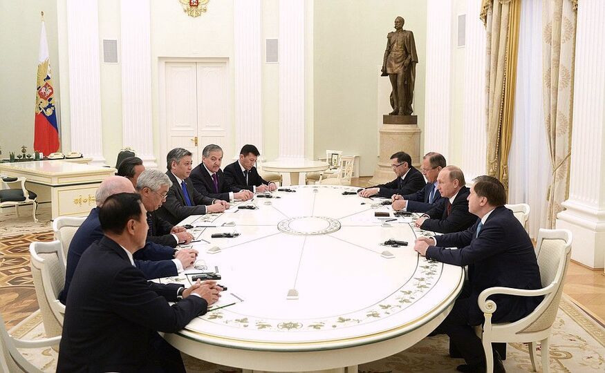 Встреча Владимира Путина с участниками заседания Совета министров иностранных дел ШОС