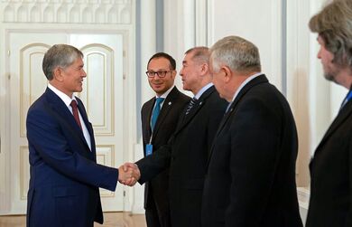Глава Миссии наблюдателей от ШОС С.Имандосов был принят Президентом Кыргызской Республики А.Атамбаевым