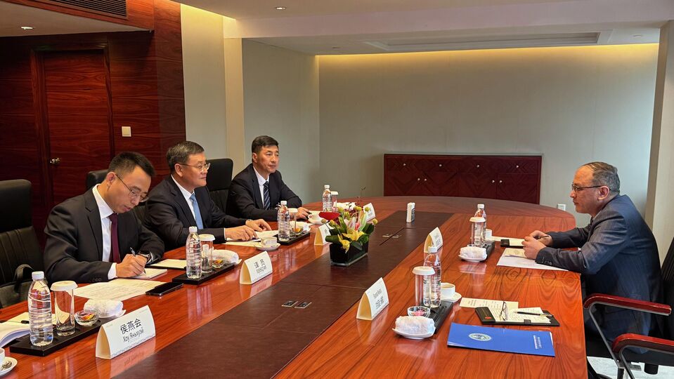 Об участии в международной выставке импорта и в экономическом форуме в Шанхае