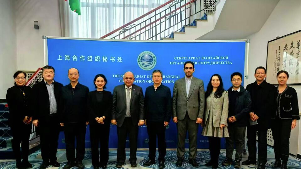 O контактах с ведомствами образования КНР