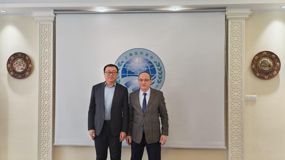 О встрече заместителя Генерального секретаря Б.Турсунова с директором Синьцзянского института экологии
и географии Академии наук Китая