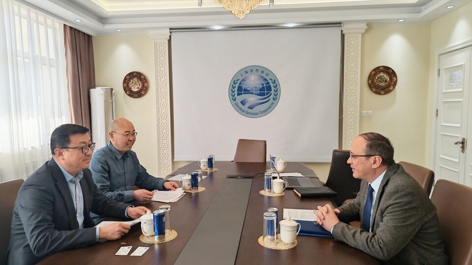 О встрече заместителя Генерального секретаря Б.Турсунова с директором Синьцзянского института экологии
и географии Академии наук Китая