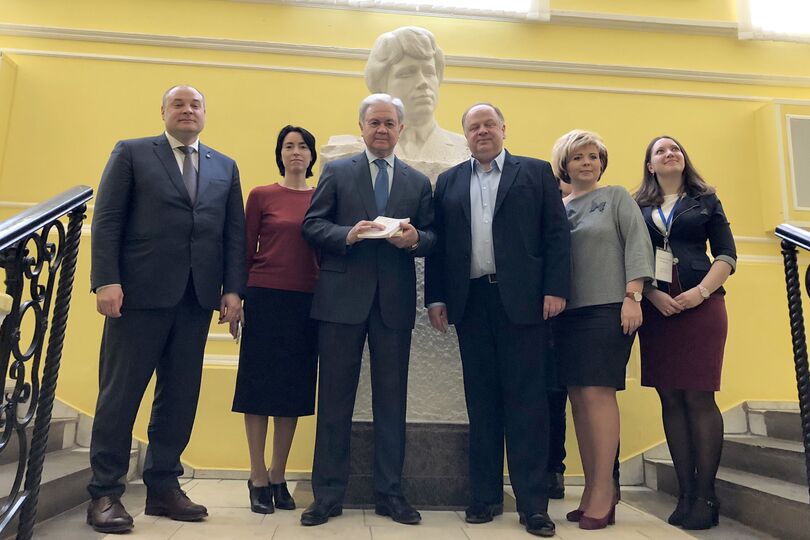 Наблюдатели от ШОС приступили к подведению итогов наблюдения за выборами Президента России Наблюдатели от ШОС приступили к подведению итогов наблюдения за выборами Президента России
