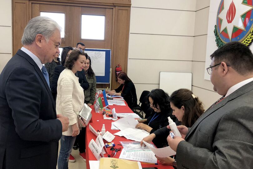 Миссия от ШОС ведет наблюдение за ходом голосования Миссия от ШОС ведет наблюдение за ходом голосования