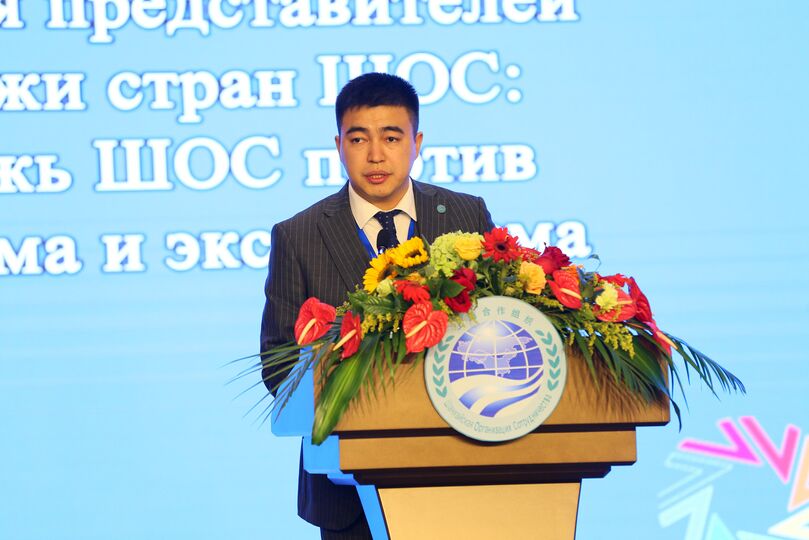 Представитель национальной части Молодежного совета ШОС от Республики Казахстан Д.Сундетбаев Представитель национальной части Молодежного совета ШОС от Республики Казахстан Д.Сундетбаев
